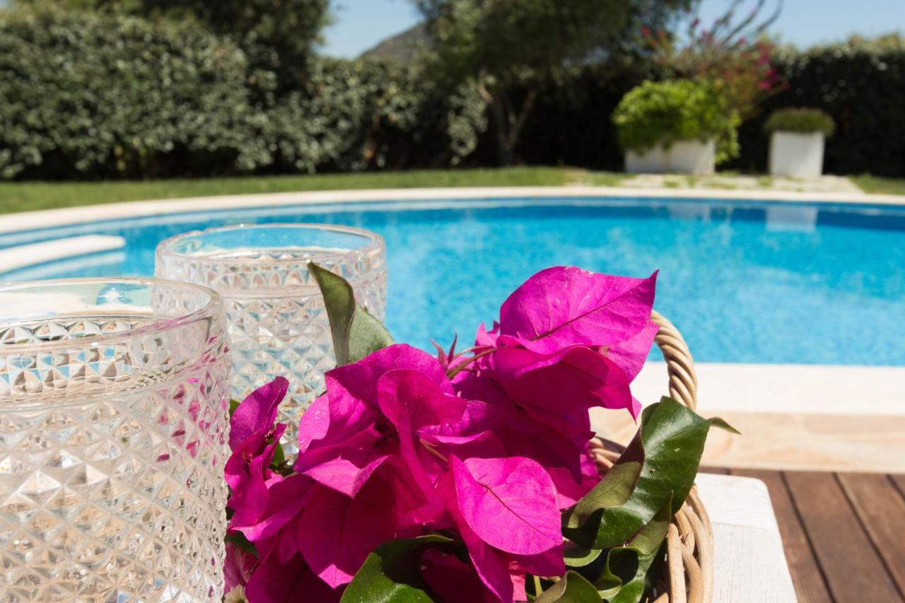 Villa Bougainvillea Con Piscina E Giardino Privato A Pochi Passi Dal Mare Castiadas Exterior photo