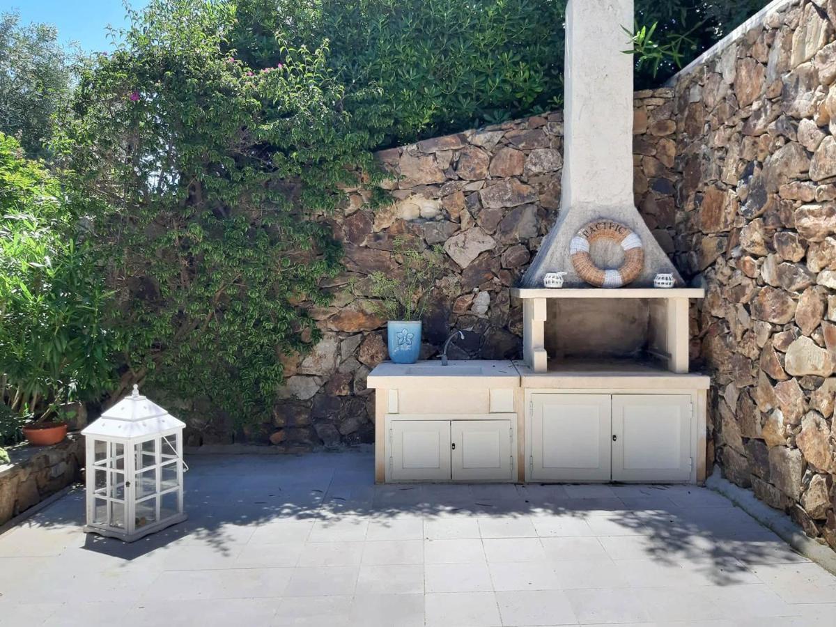 Villa Bougainvillea Con Piscina E Giardino Privato A Pochi Passi Dal Mare Castiadas Exterior photo
